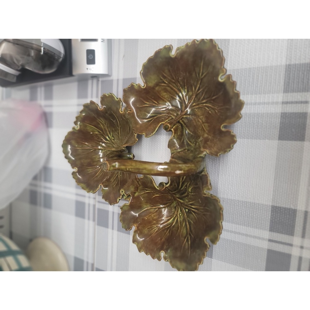 Majolica Style Leaf Shaped‎ Candy Nut Dish Trinket Holder Decorative Bowl